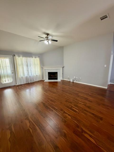 Foto del edificio - 708 Ranier Ln