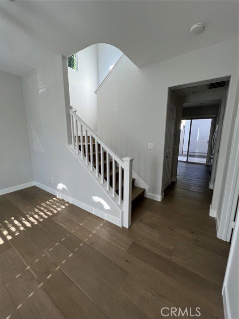 Building Photo - 53 Bellwind