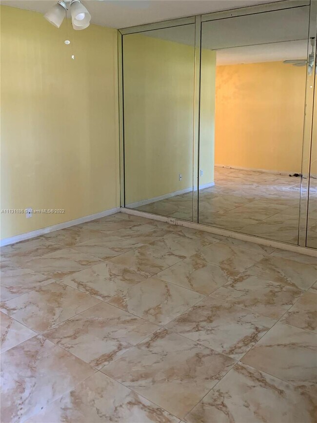 Foto del edificio - 13500 SW 1st St