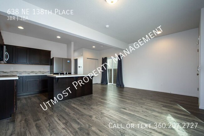 Photo - 638 NE 138th Pl House