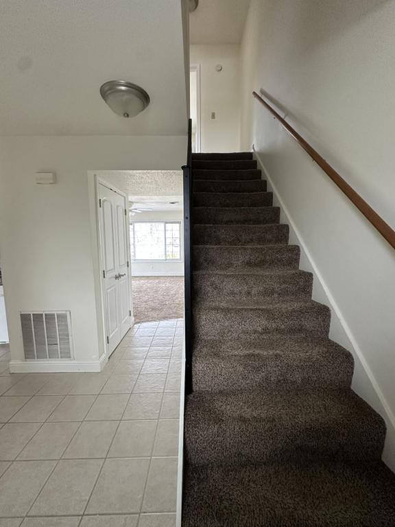 Building Photo - 618 E Campus Dr