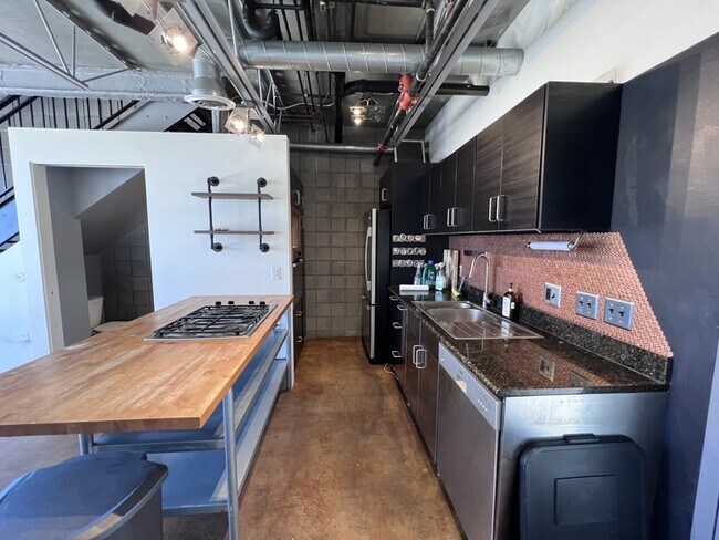 Foto del edificio - 360 W 300 S