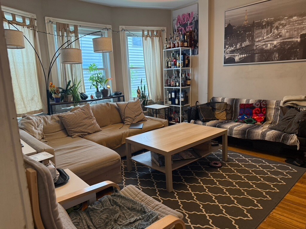 Foto principal - 223 Highland Ave