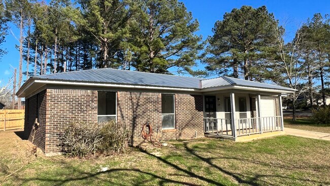Building Photo - 325 Caravan Ln