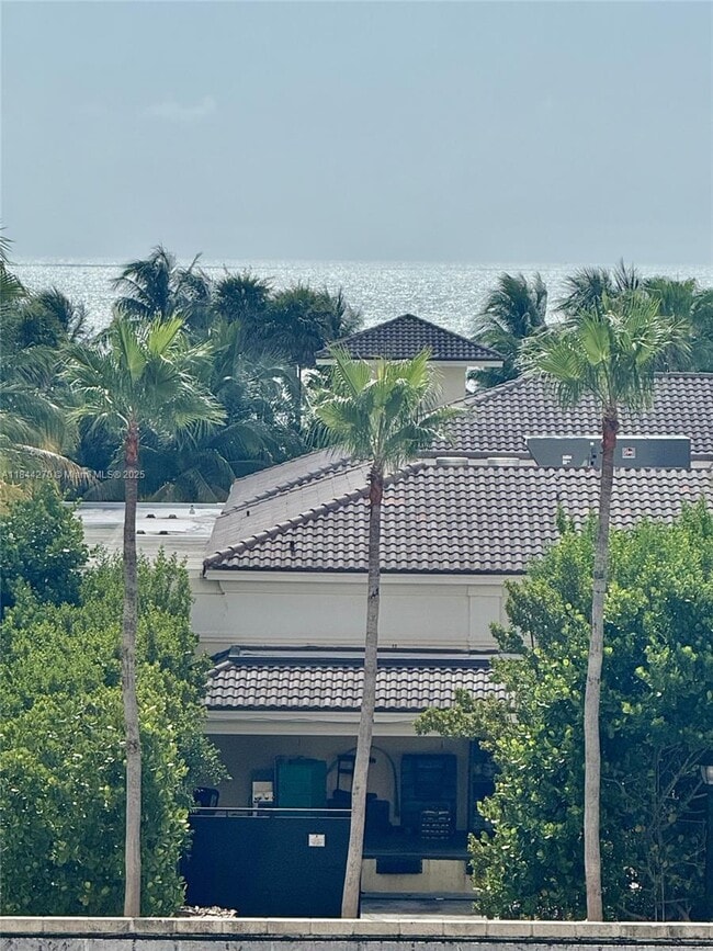 Building Photo - 785 Crandon Blvd