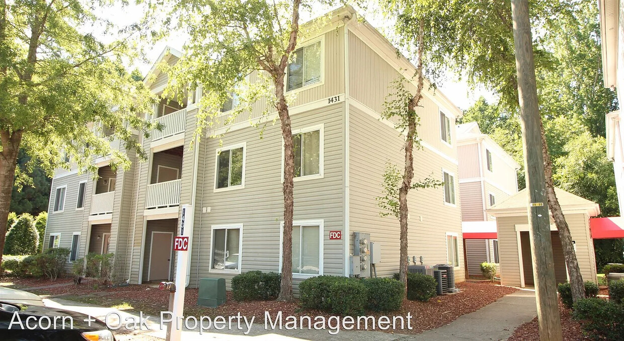 Primary Photo - Room in Condo on Collegiate Cir