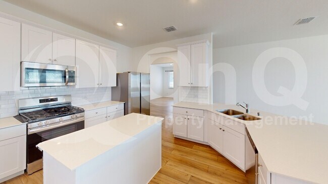 Building Photo - 936 Longleaf Ln