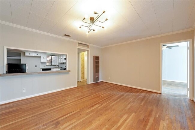 Building Photo - 1500 Romeria Dr