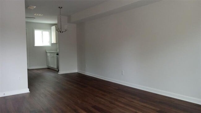 Building Photo - 2156 Park Terrace