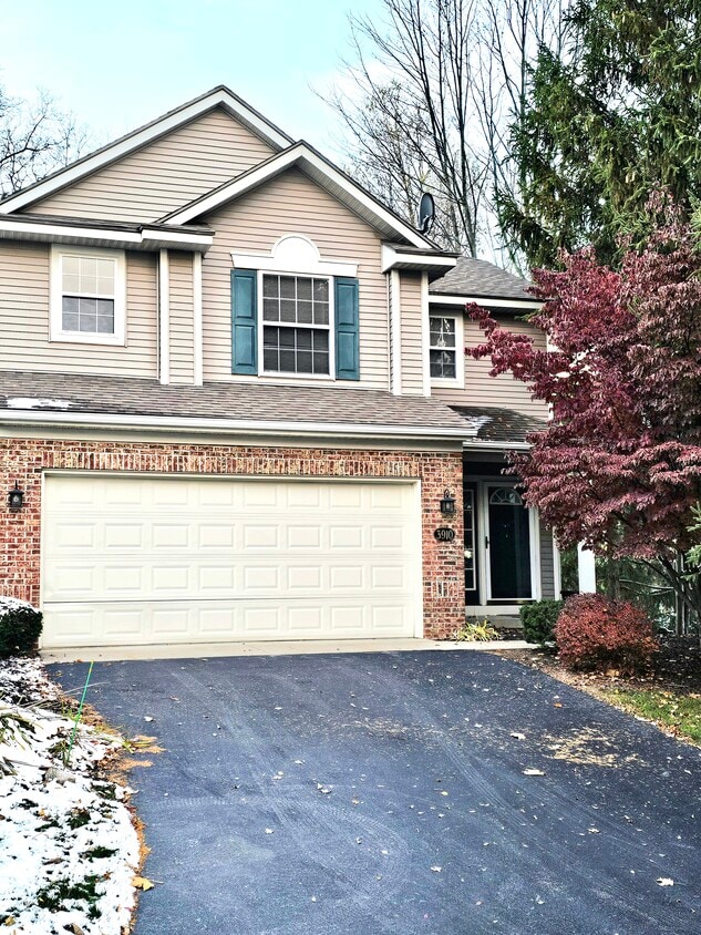 Primary Photo - 3910 Old Elm Dr SE