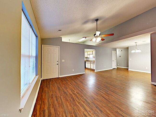 Building Photo - 109 Jaybird Ln