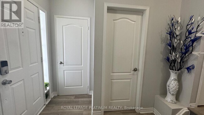 Photo du bâtiment - 22 Rivermere Ct