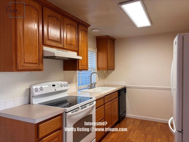 Building Photo - 2659 Canterbury St