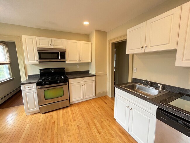 Foto del edificio - Mansfield Heights | 317-319 Mansfield St.