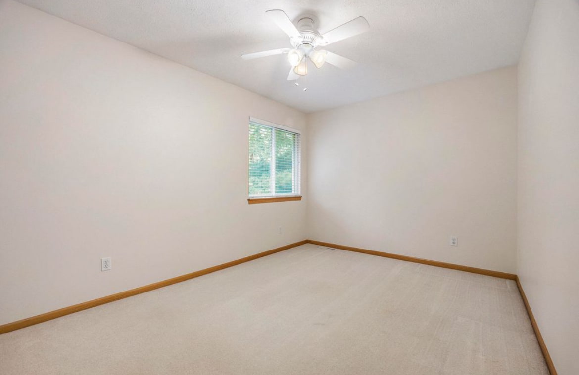 Foto del edificio - 270 Silverridge Dr