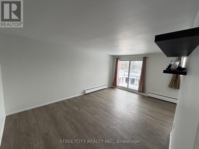 Building Photo - 1830 Dumont St