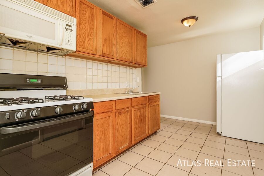 Photo - 4538 Clayton Street-2