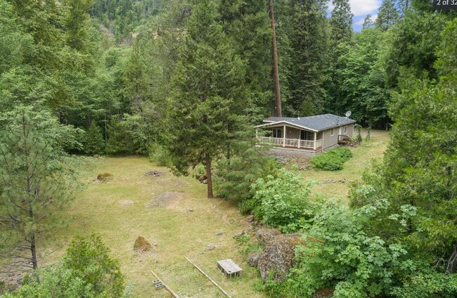 Building Photo - 12272 S Fork Little Butte Creek Rd