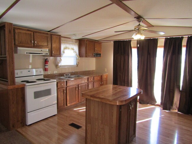 Building Photo - 828 Browns Ridge Rd