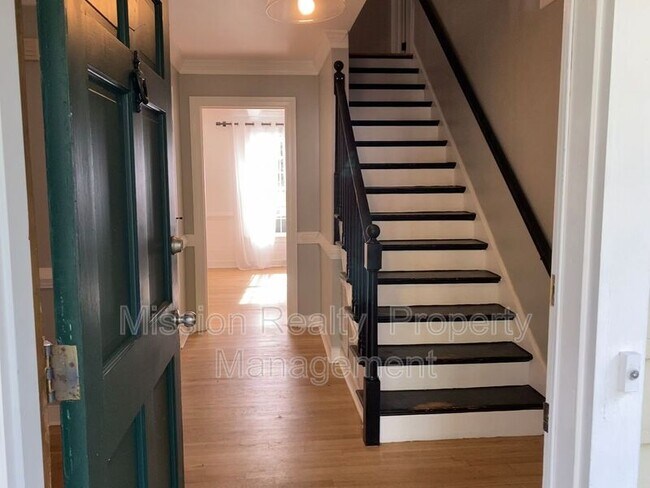 Building Photo - 2340 Pathfinder Cir