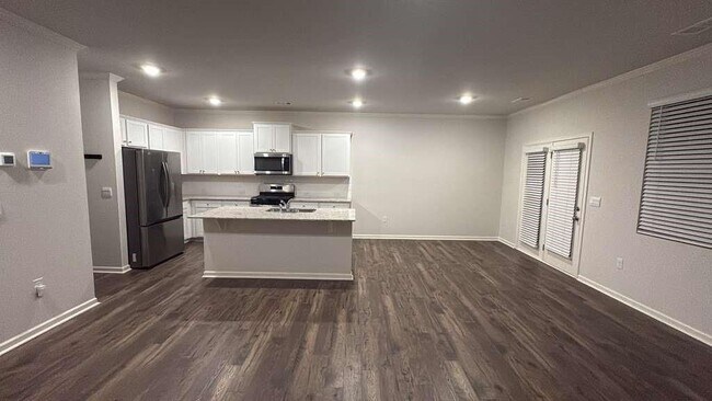 Foto del edificio - 2213 Blue Monarch Dr