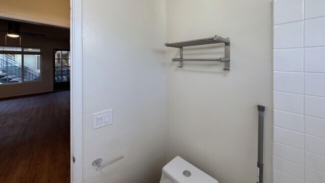 Foto del edificio - 45 Rose Ave