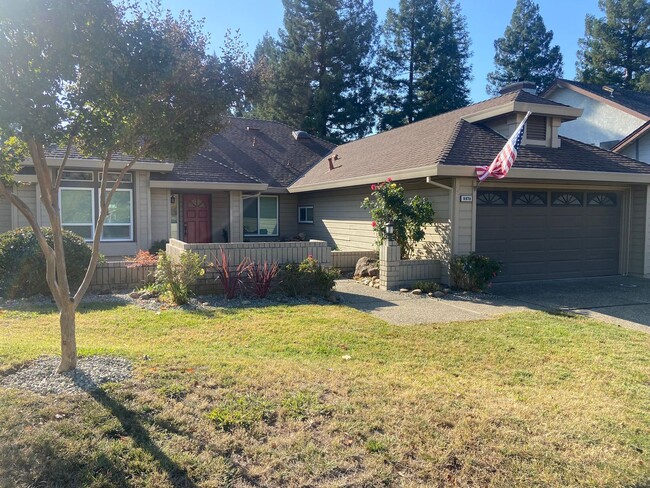 Building Photo - Orangevale 3 bdrm+office, 2 bath home near...