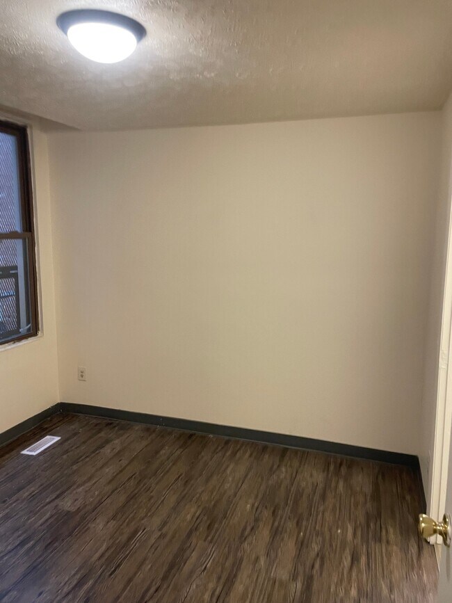 Foto del edificio - 2150 Staebler St