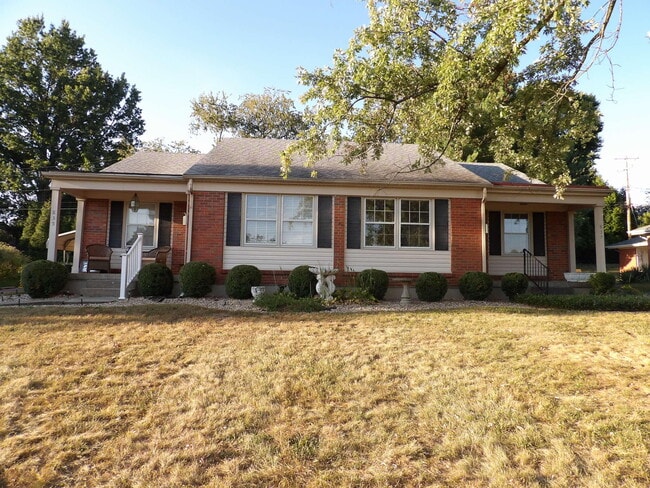 Building Photo - 835 Malabu Dr