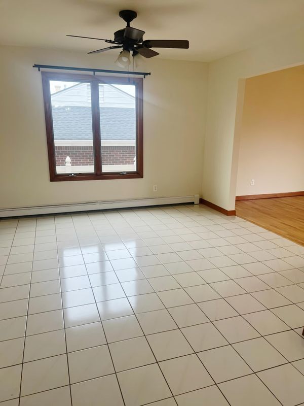 Foto del edificio - 128 Miller Ave