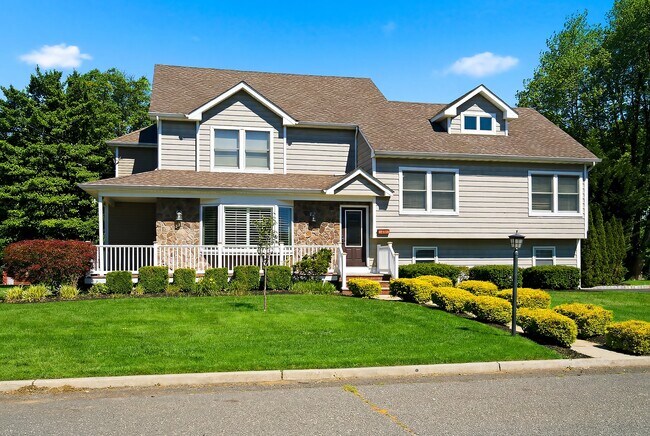 Foto del edificio - 39 Hilltop Rd