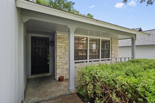 Building Photo - 9901 Willers Way