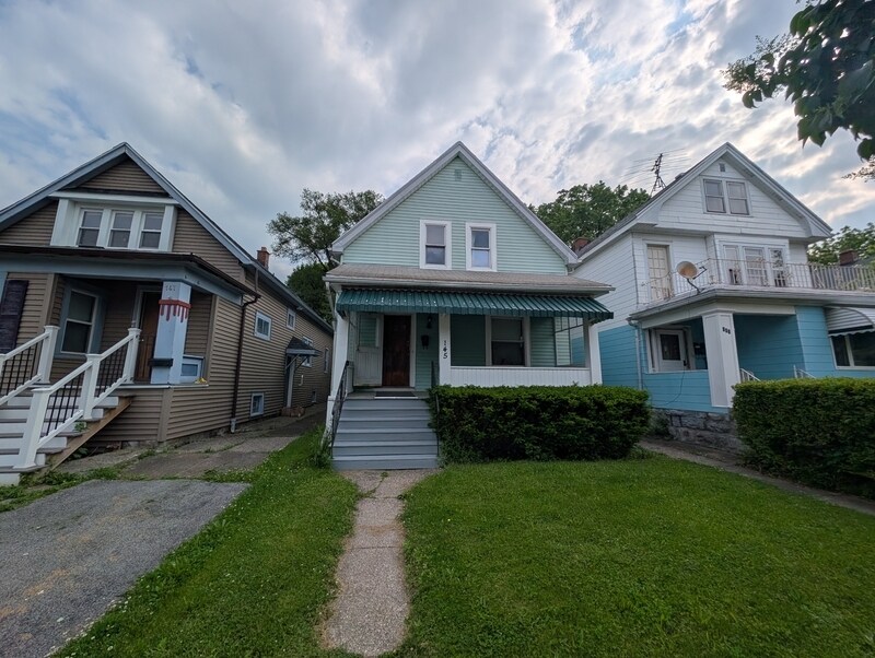 Foto principal - 145 Merrimac St