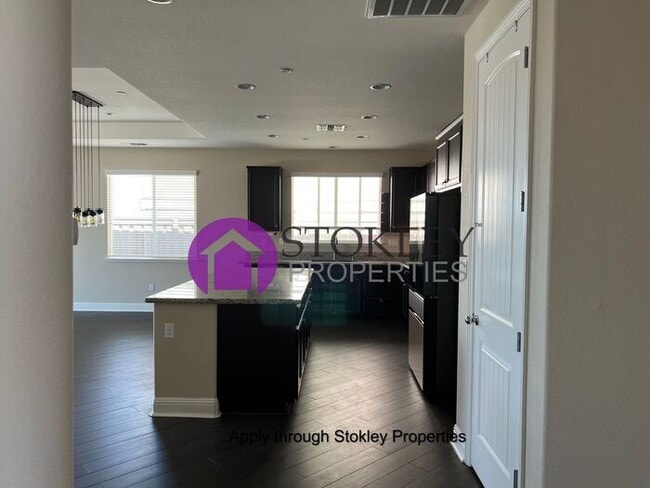 Building Photo - 2037 Aragon Dr