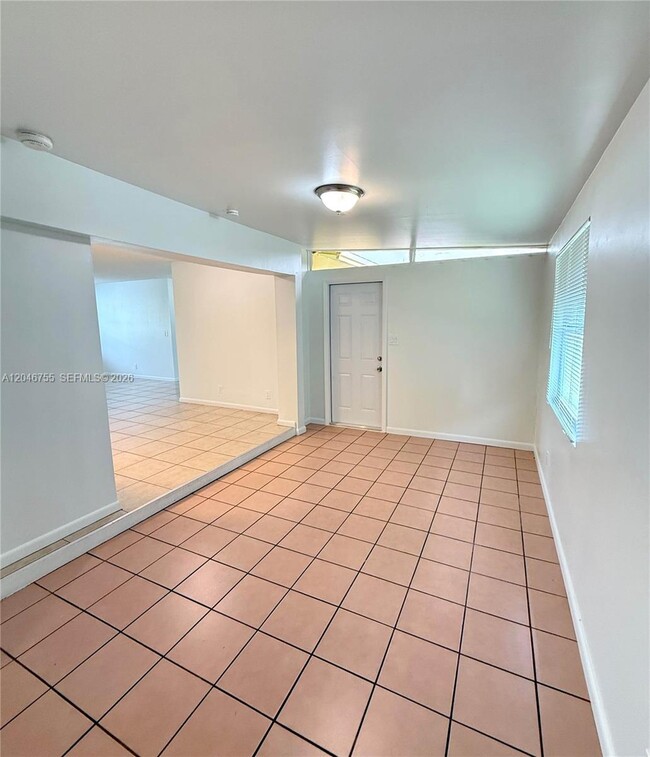 Building Photo - 12096 Dolphin Dr