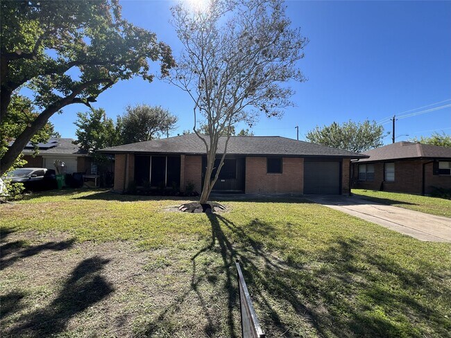 Foto del edificio - 717 Grantham Rd