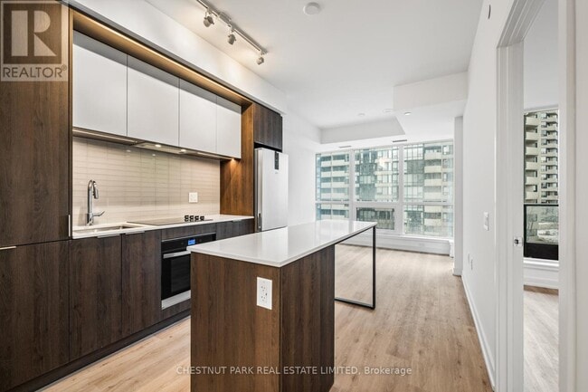 Building Photo - 395 Square One Dr