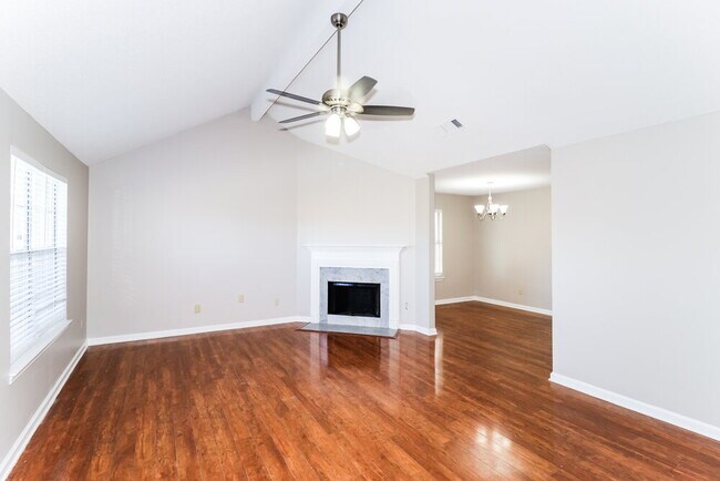 Foto del edificio - 1643 Dexter Ln