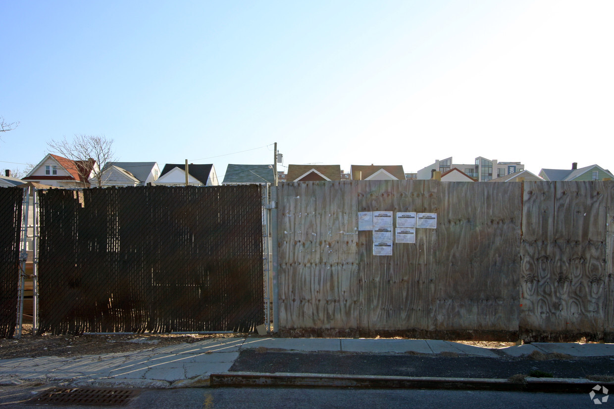 Foto del edificio - 140 Beach 94th St