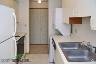 Kitchen - Ponds of Edina