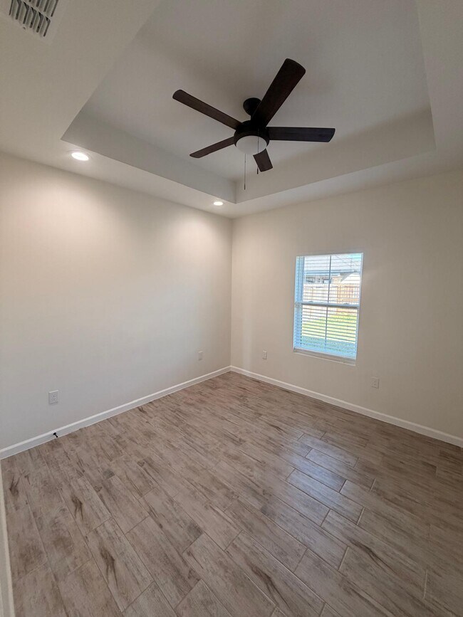 Foto del edificio - 487 Arboleda Ln