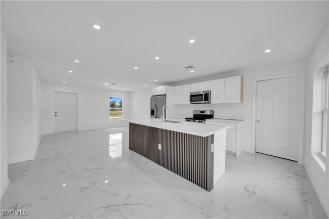 Foto del edificio - 1029 Winters St E