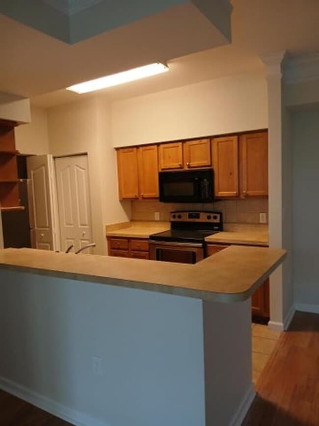 Building Photo - 9857 Baywinds Blvd