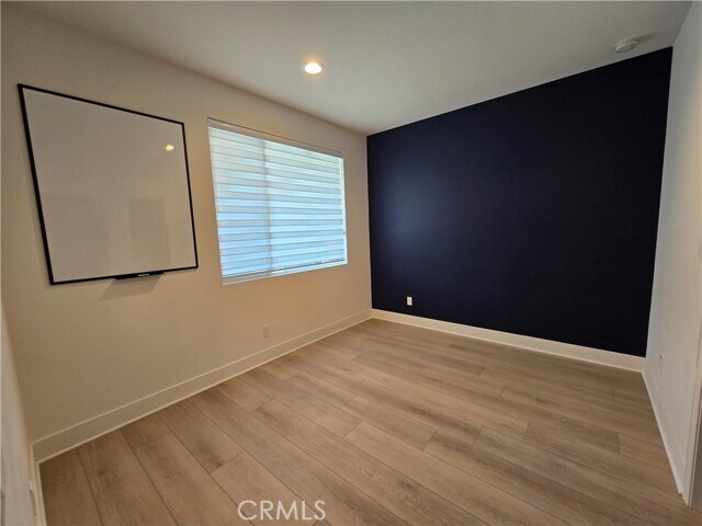 Foto del edificio - 250 N Standard Ave