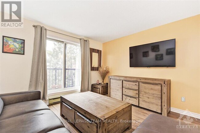 Building Photo - 206 Guigues Ave.