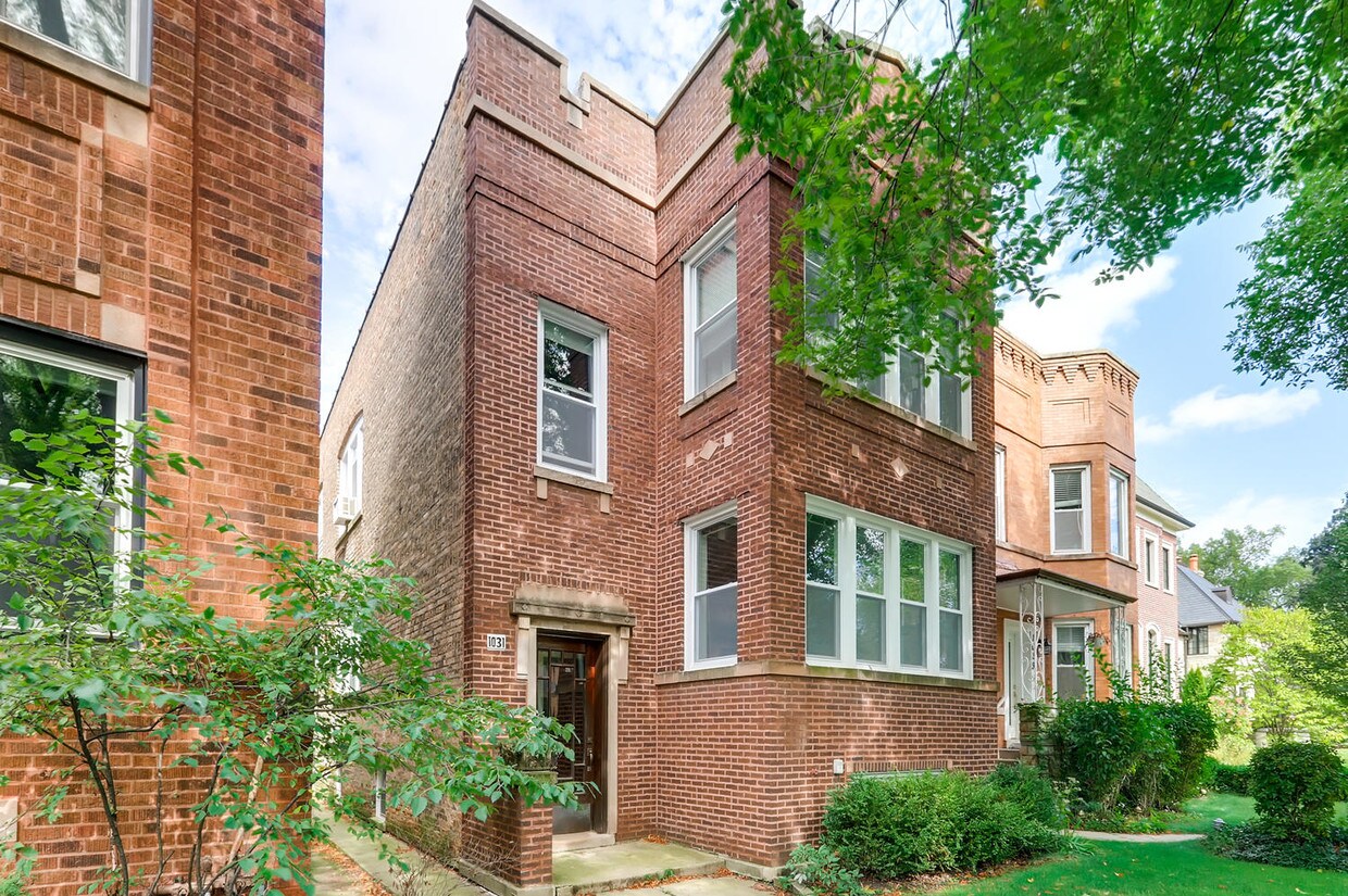 Exterior Front - 1031 Cleveland St