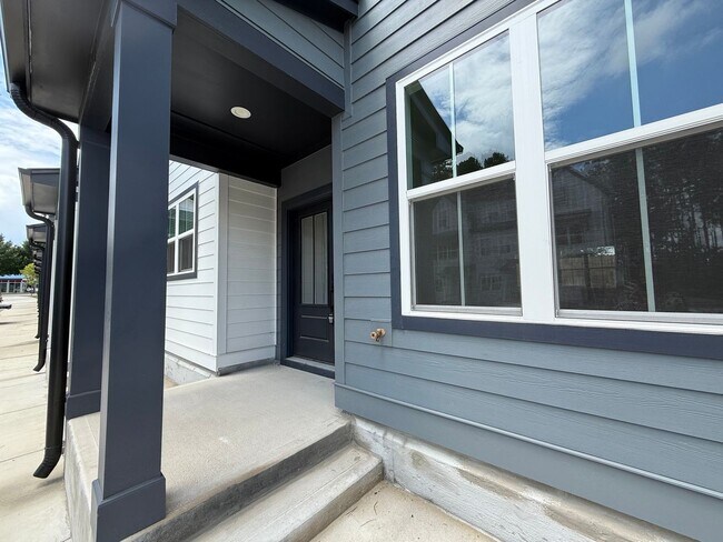 Foto del edificio - Newly Built 4BD, 3.5BA Northeast Raleigh T...