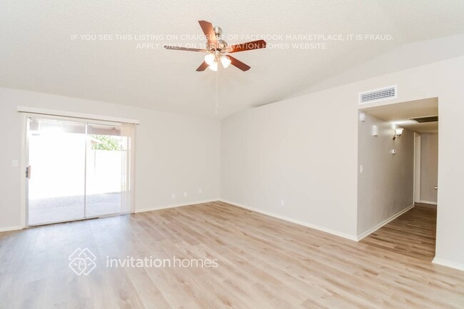 Building Photo - 11102 W Glenrosa Ave