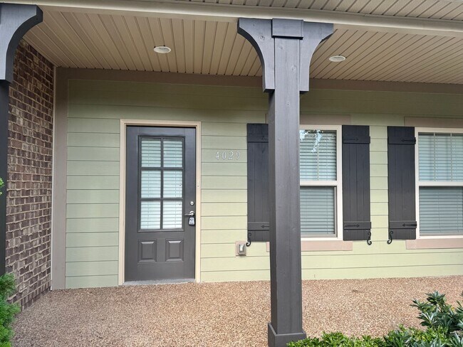 Foto del edificio - Beautiful 3BR Townhome in Franklin
