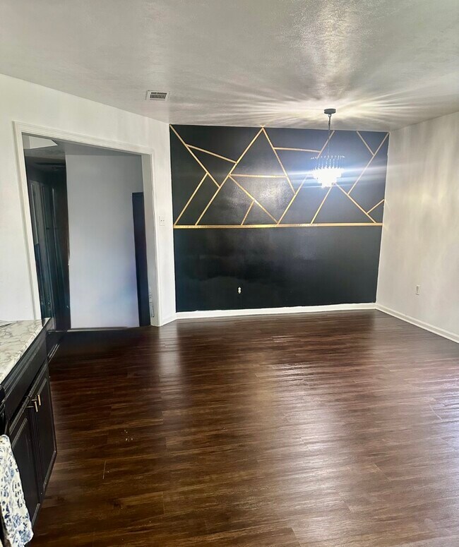 Foto del edificio - 1809 Briarwood St